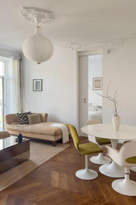 Mid-century, Artistic Apartment, National Stadium Apartment *