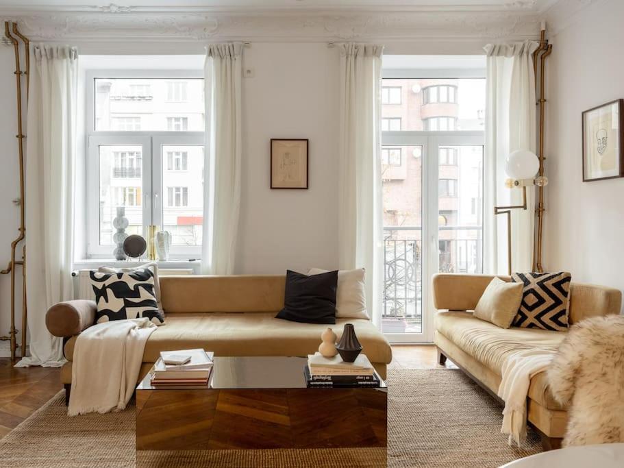 Mid-century, Artistic Apartment, National Stadium *