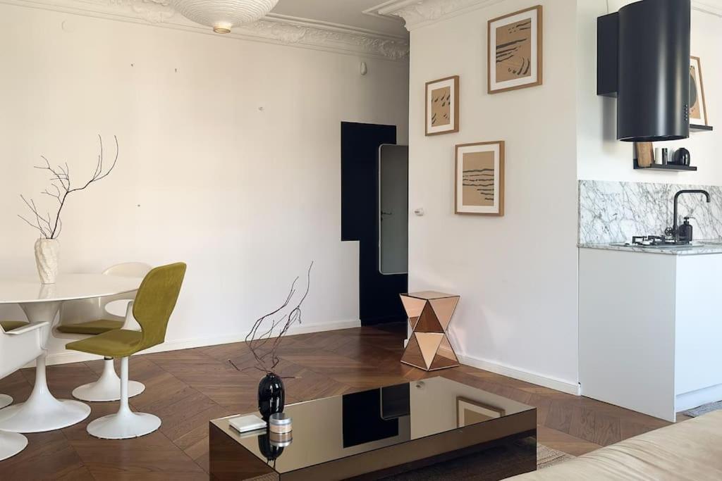 Mid-century, Artistic Apartment, National Stadium Warschau