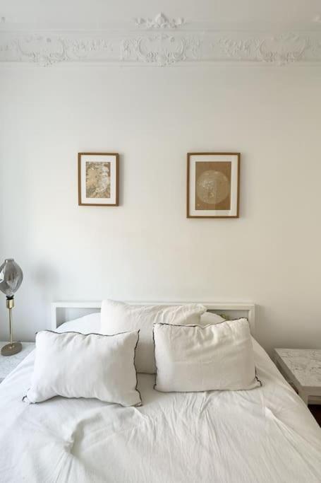Mid-century, Artistic Apartment, National Stadium Apartment Warschau