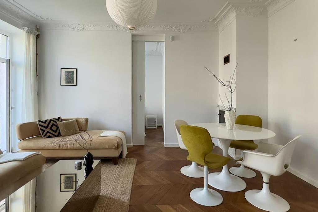 Mid-century, Artistic Apartment, National Stadium * Warschau