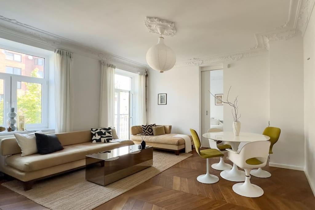 Mid-century, Artistic Apartment, National Stadium * Warschau