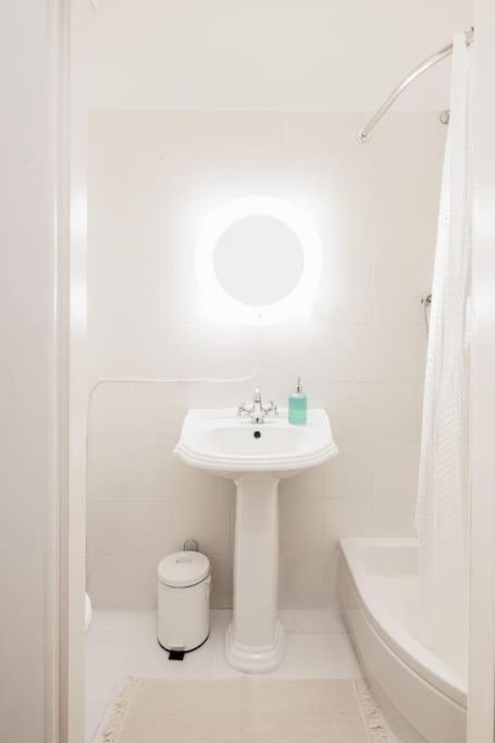 Mid-century, Artistic Apartment, National Stadium Butas *